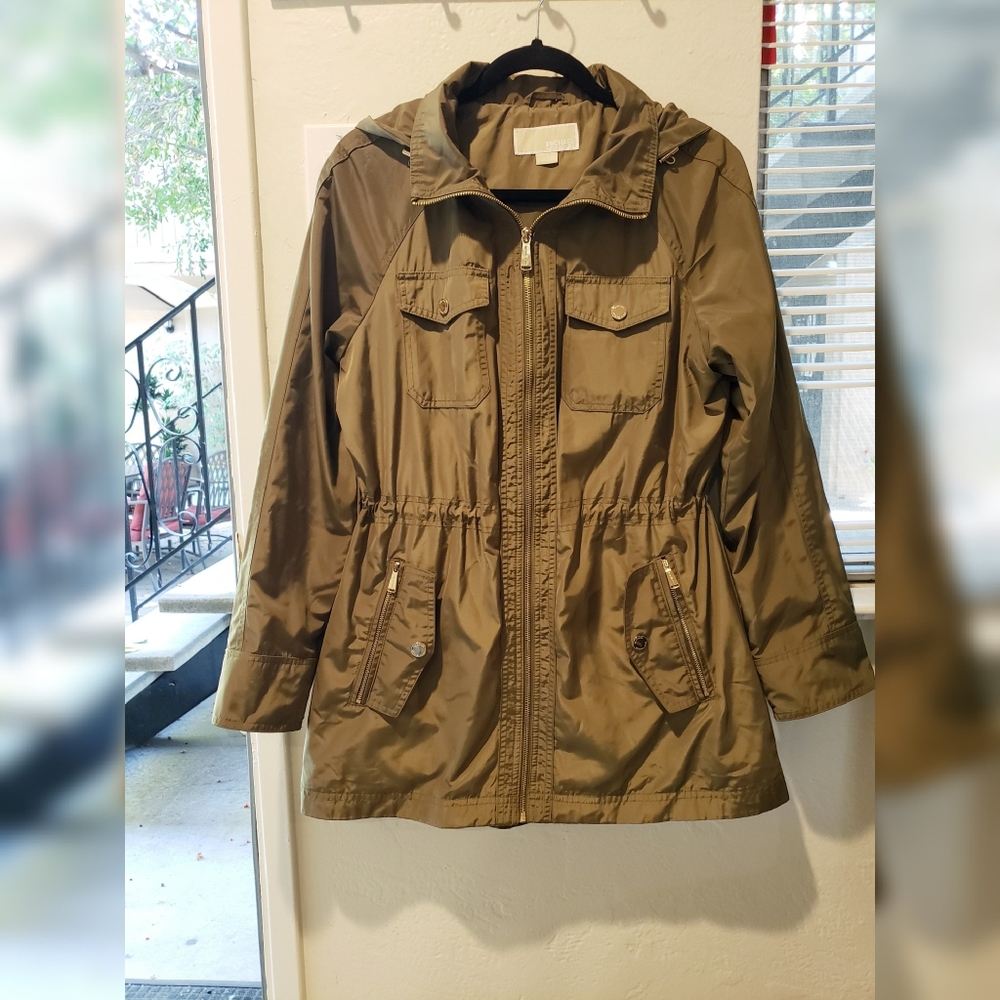 rain jacket - Picture 2 of 3